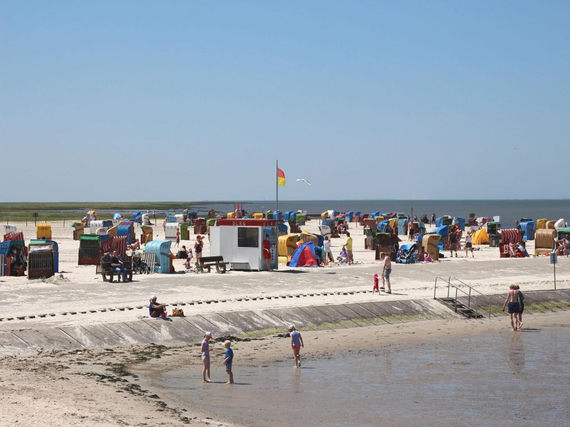 Spacious Apartments With Private Terrace Near The North Sea Dike Neßmersiel 外观 照片